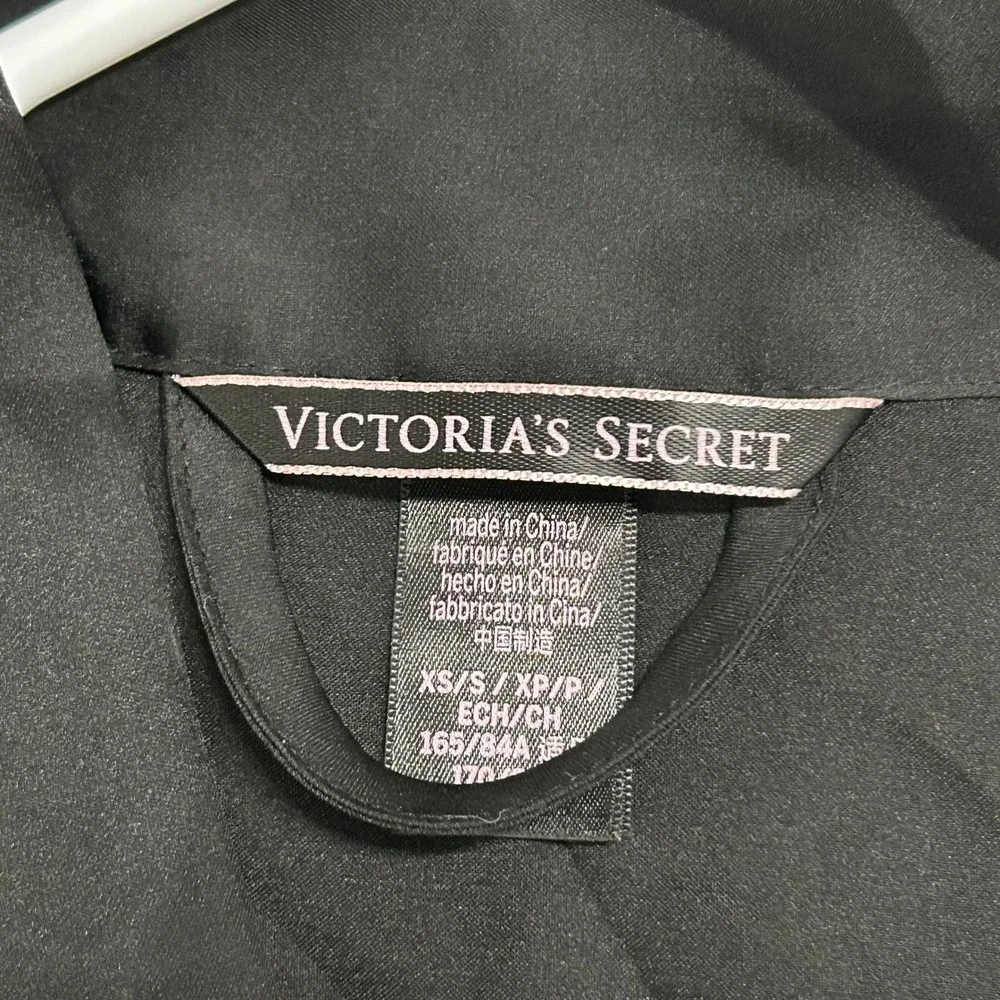 Victoria's Secret Robe Womens Size XS/S Black Satin Ruffle Trim Flutter Sleeve
